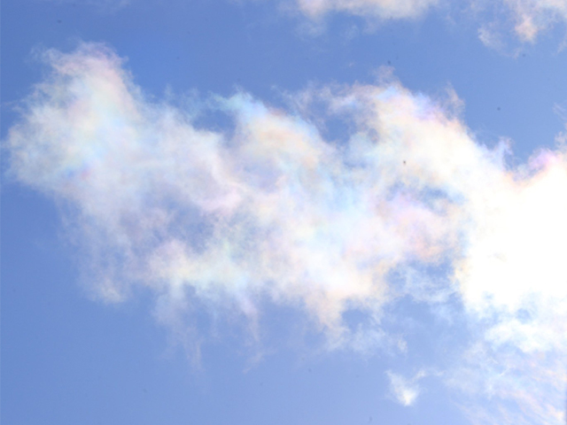 彩雲は雲を構成する”何”によって発生している？