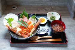 海鮮茶屋　島波テラス