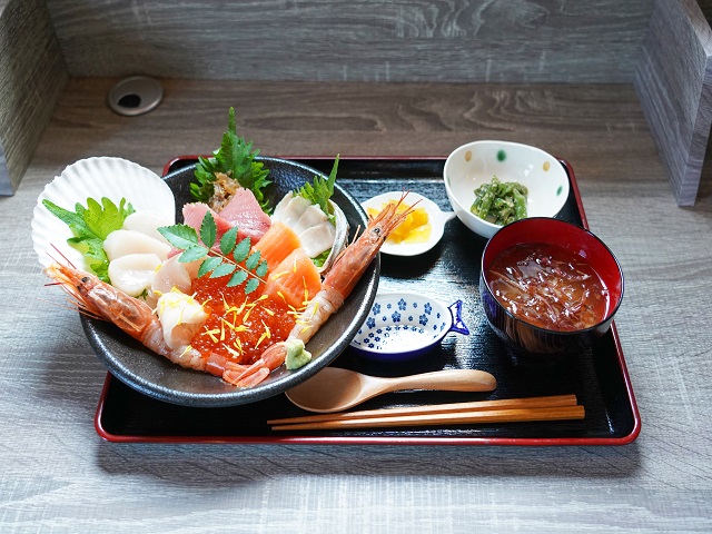 海鮮茶屋　島波テラス